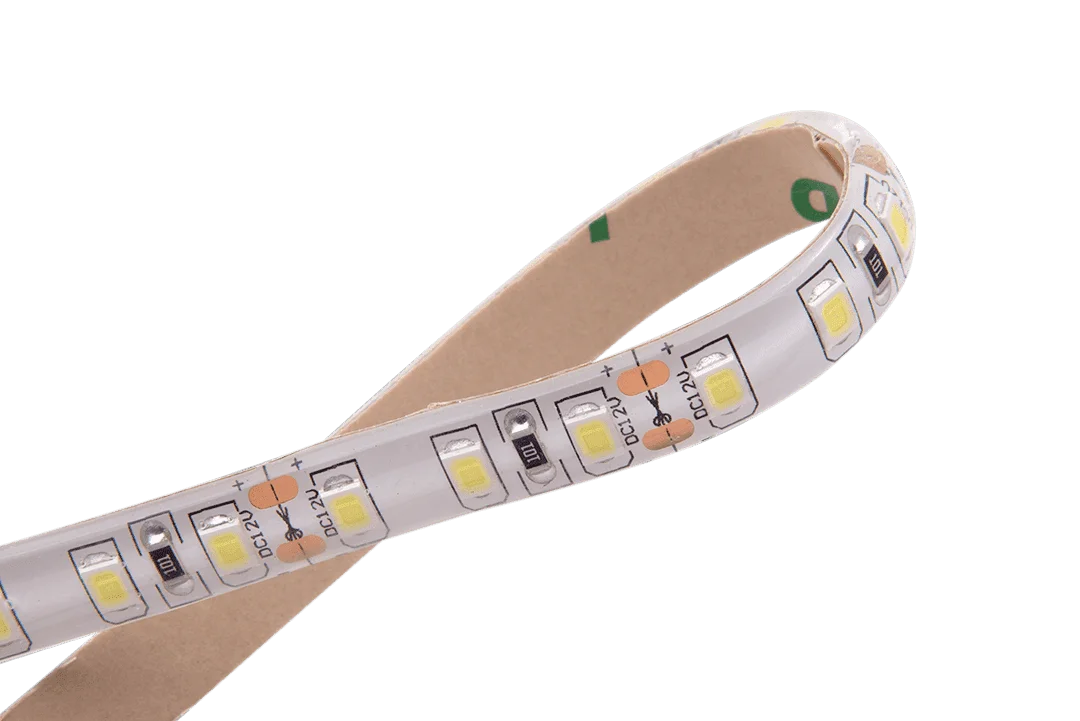 Лента свет. 9,6 Вт/м SMD2835 Закрытая (IP65) Цвет Холодный белый12В 2070